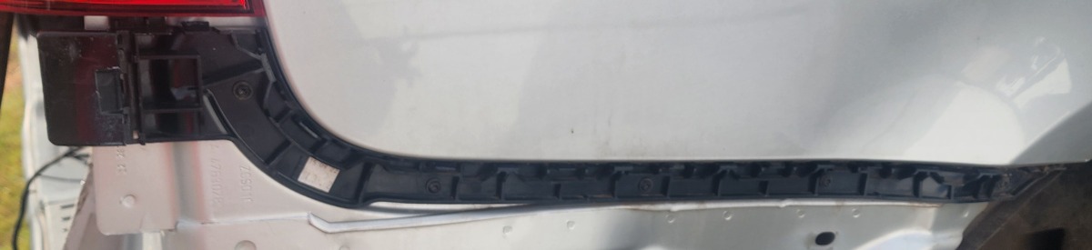 W447 RIGHT REAR BUMPER SLIDE