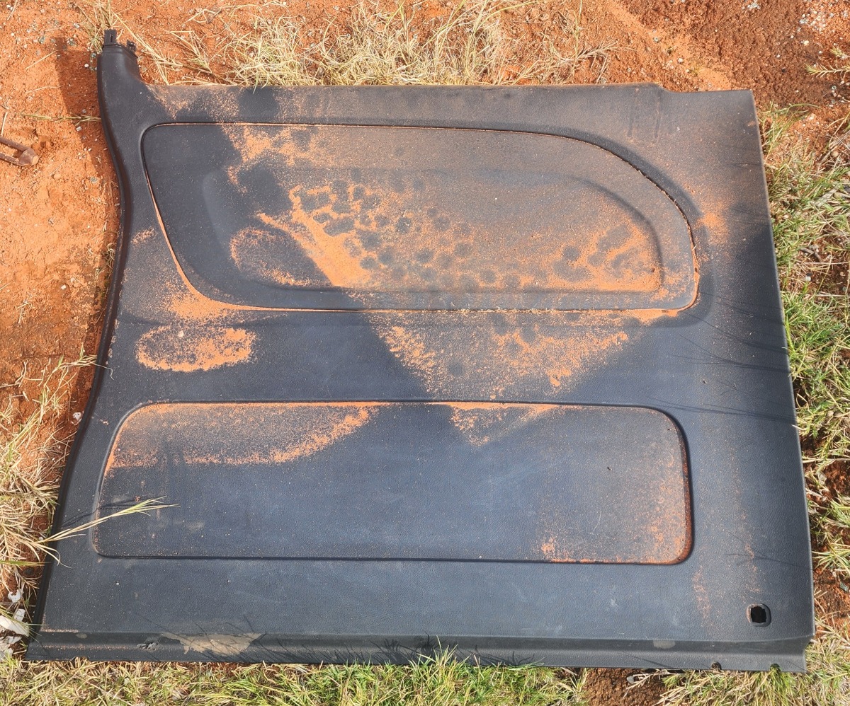 W447 LEFT SLIDING DOOR PANEL