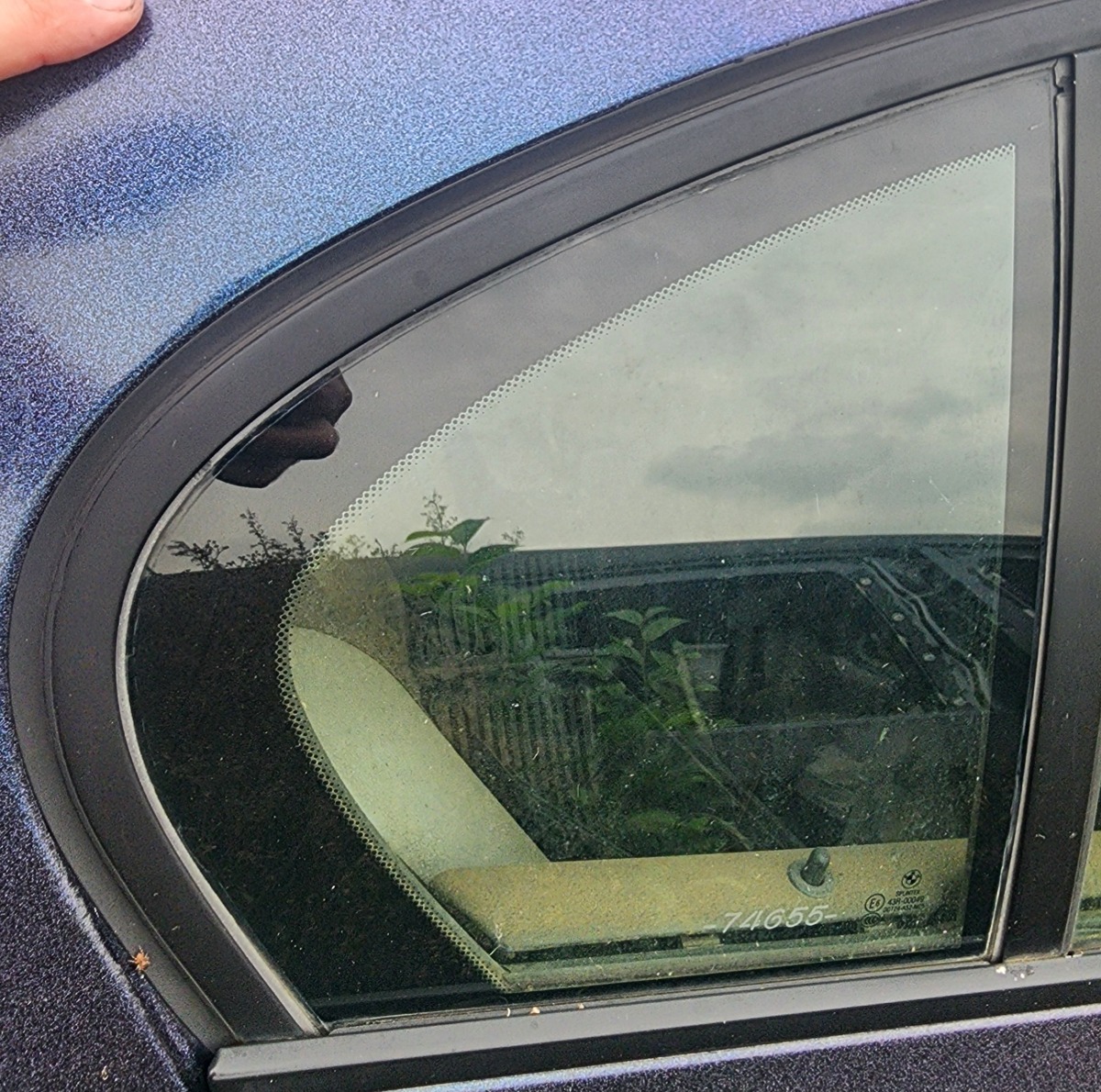 E60 RIGHT REAR QUARTER VENT