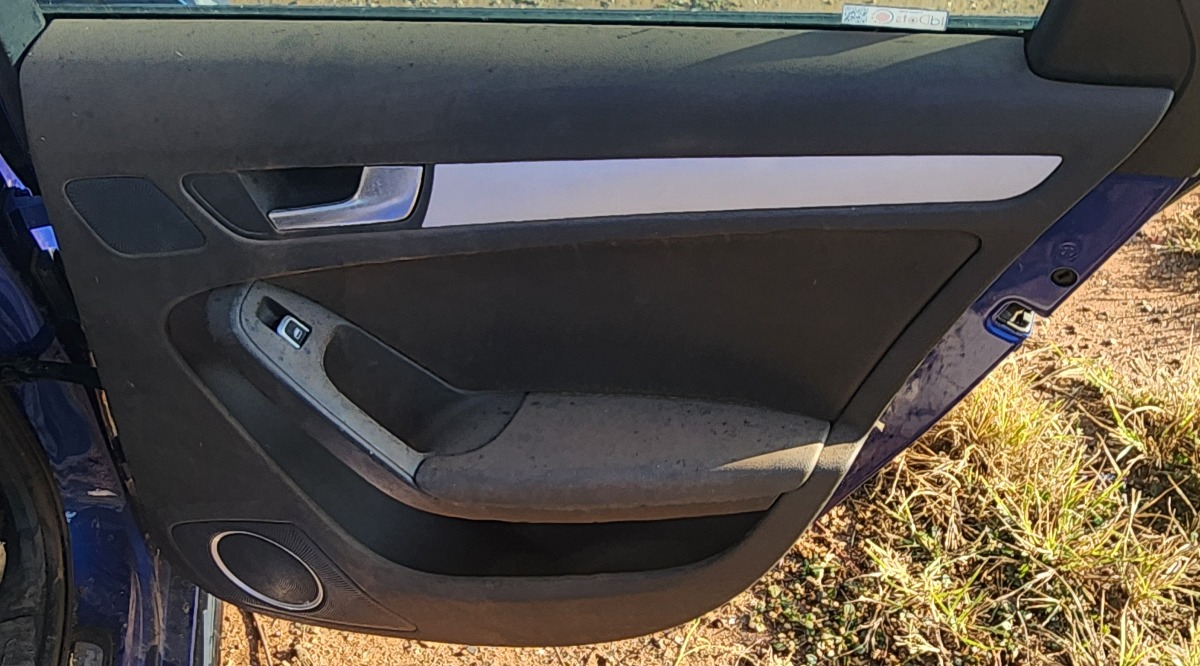 A4 B8 RIGHT REAR DOOR PANEL