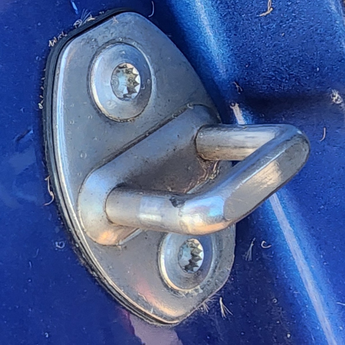 A4 B8 RIGHT REAR DOOR STRIKER