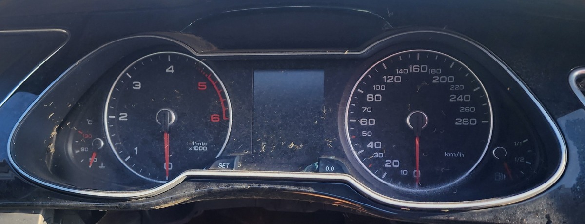 A4 B8 DIESEL SPEEDO CLUSTER