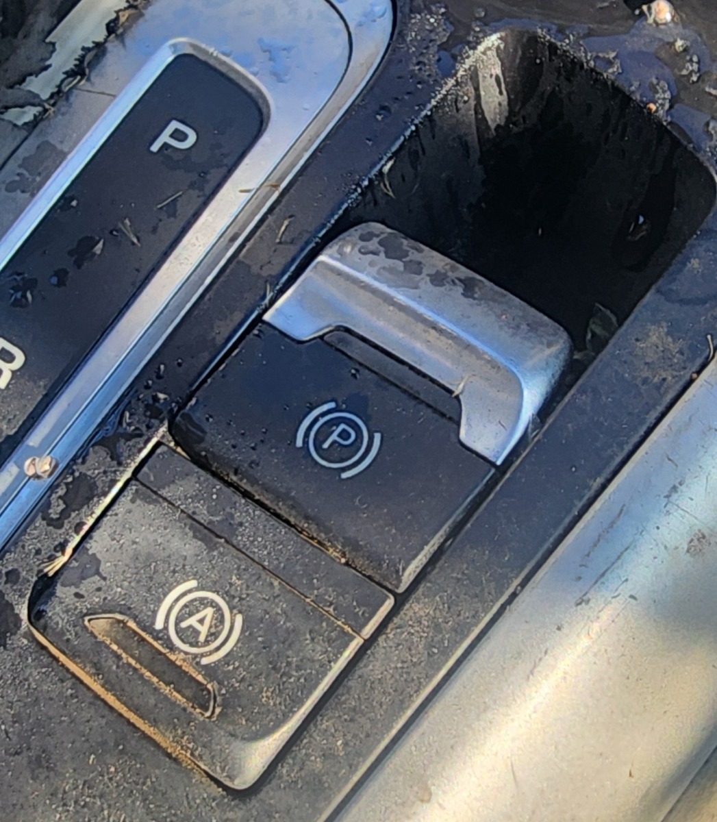 A4 B8 ELEC PARKING BRAKE SWITCH