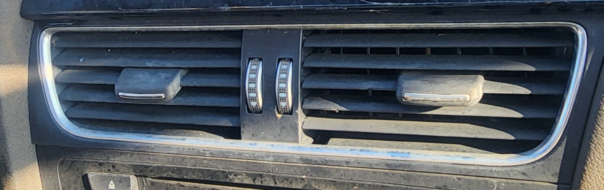 A4 B8 CENTRE DASH VENT