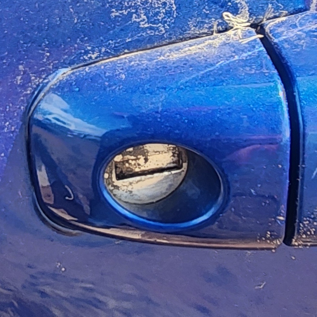 A4 B8 RIGHT FRONT HANDLE END PIECE