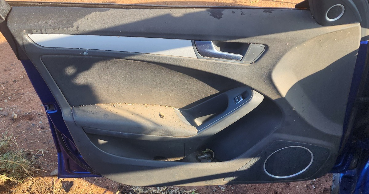 A4 B8 LEFT FRONT DOOR PANEL