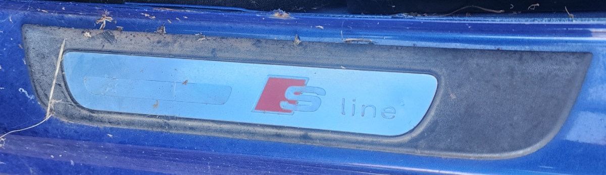 A4 B8 LEFT REAR ENTRANCE TRIM