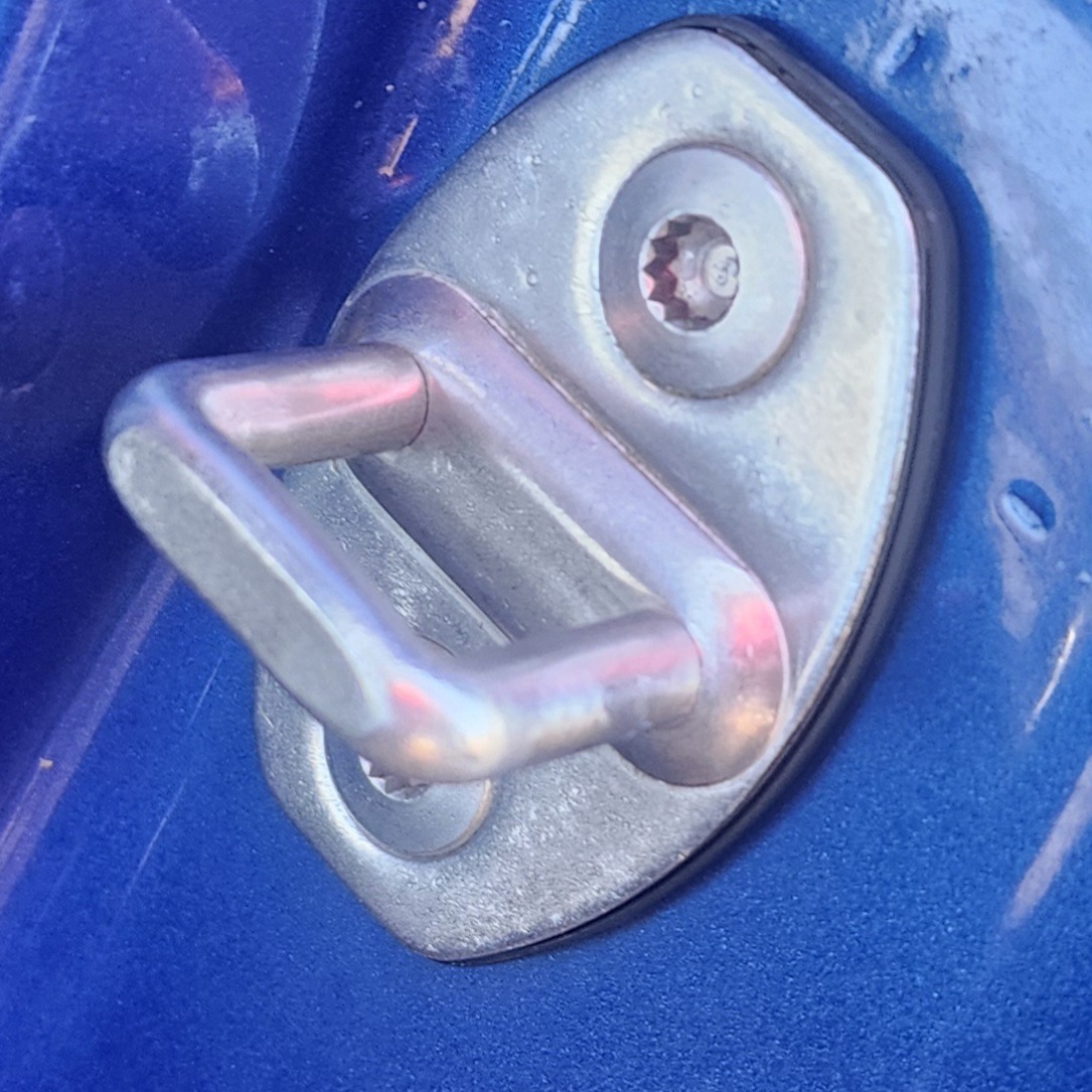 A4 B8 LEFT REAR DOOR STRIKER
