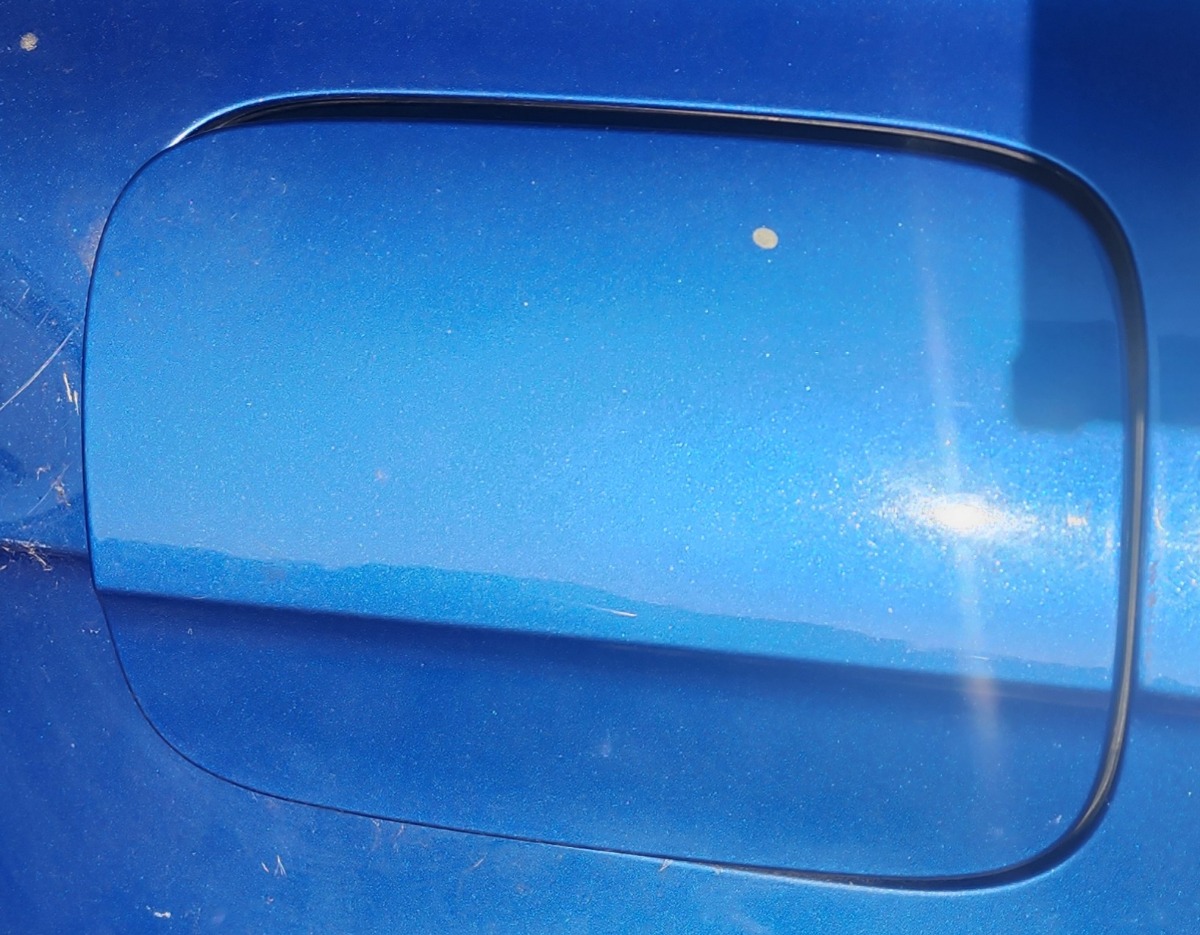 A4 B8 FUEL FLAP
