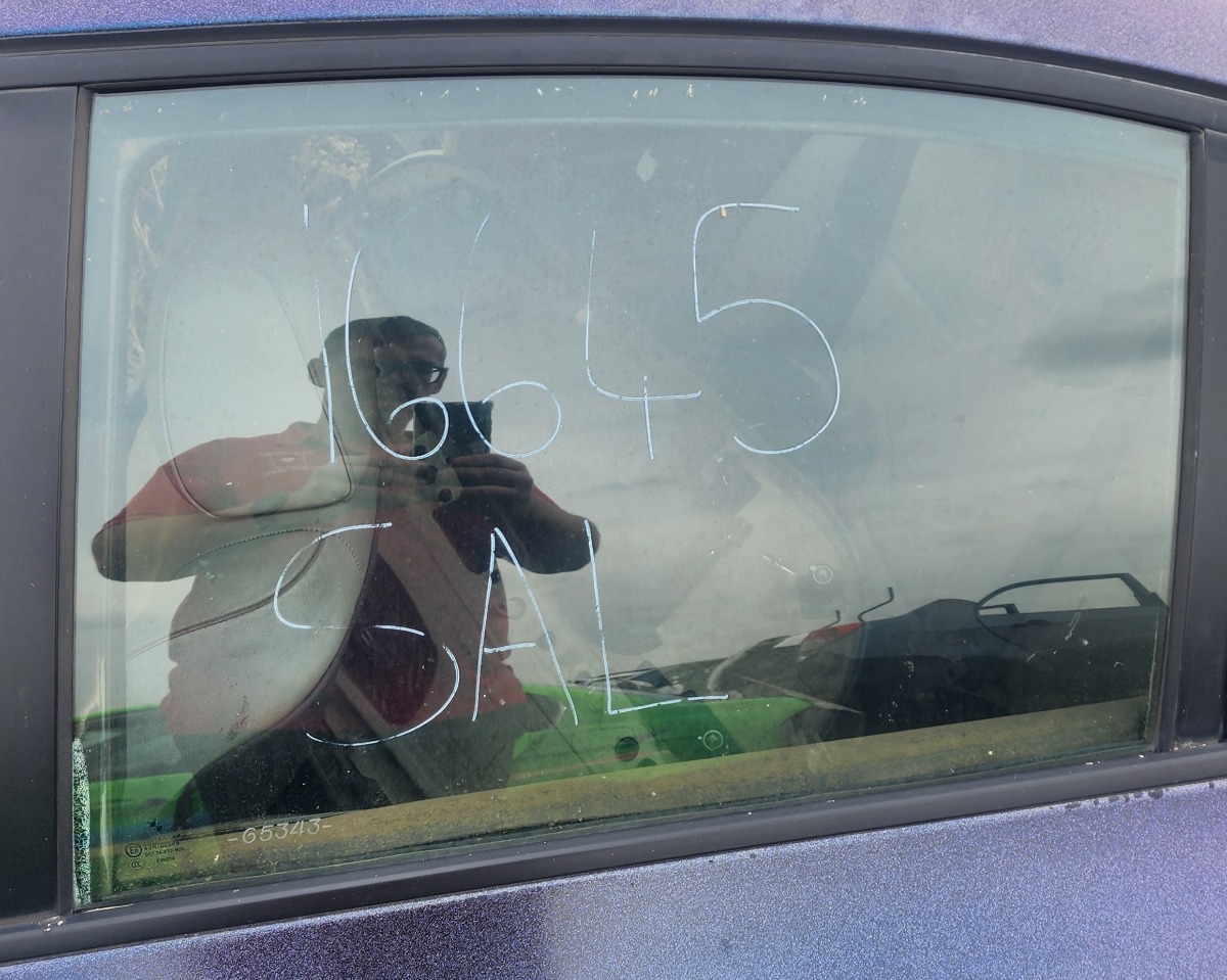 E60 LEFT REAR DOOR GLASS