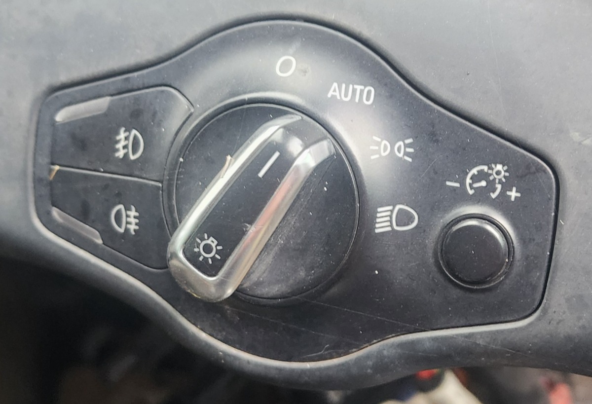 A5 HEADLIGHT SWITCH