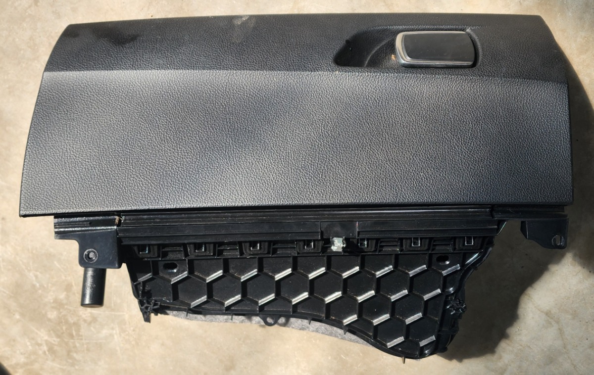 F22 CUBBY ASSY