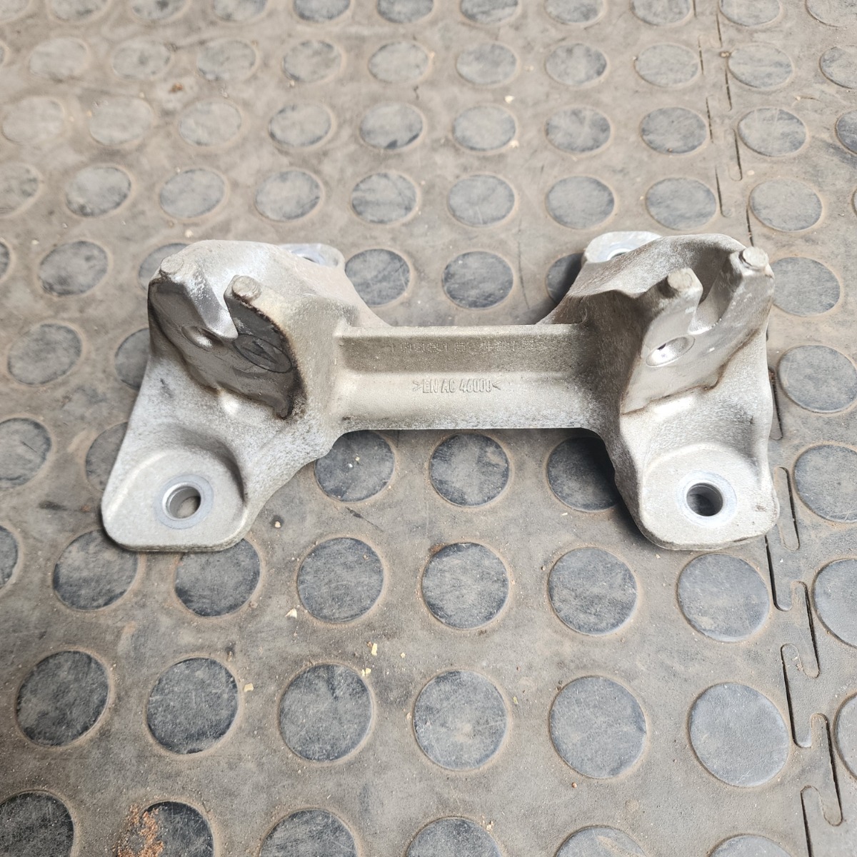 F22 GEARBOX MOUNTING