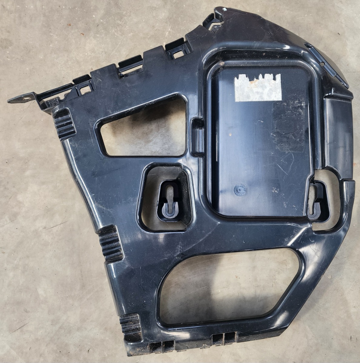 F22 LEFT REAR BUMPER SLIDE