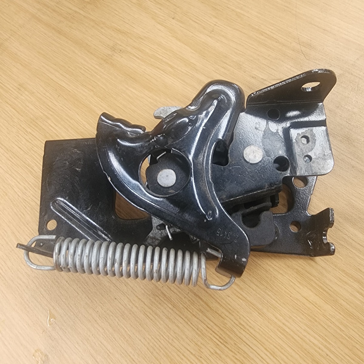 F22 RIGHT BONNET LOCK