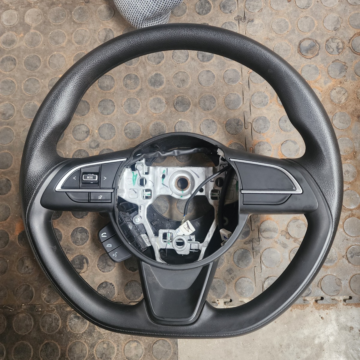 SWIFT STEERING WHEEL