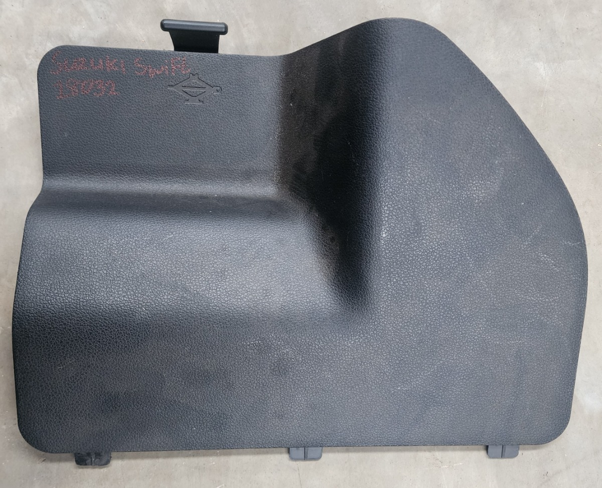 SWIFT RIGHT REAR BOOT TRIM COVER