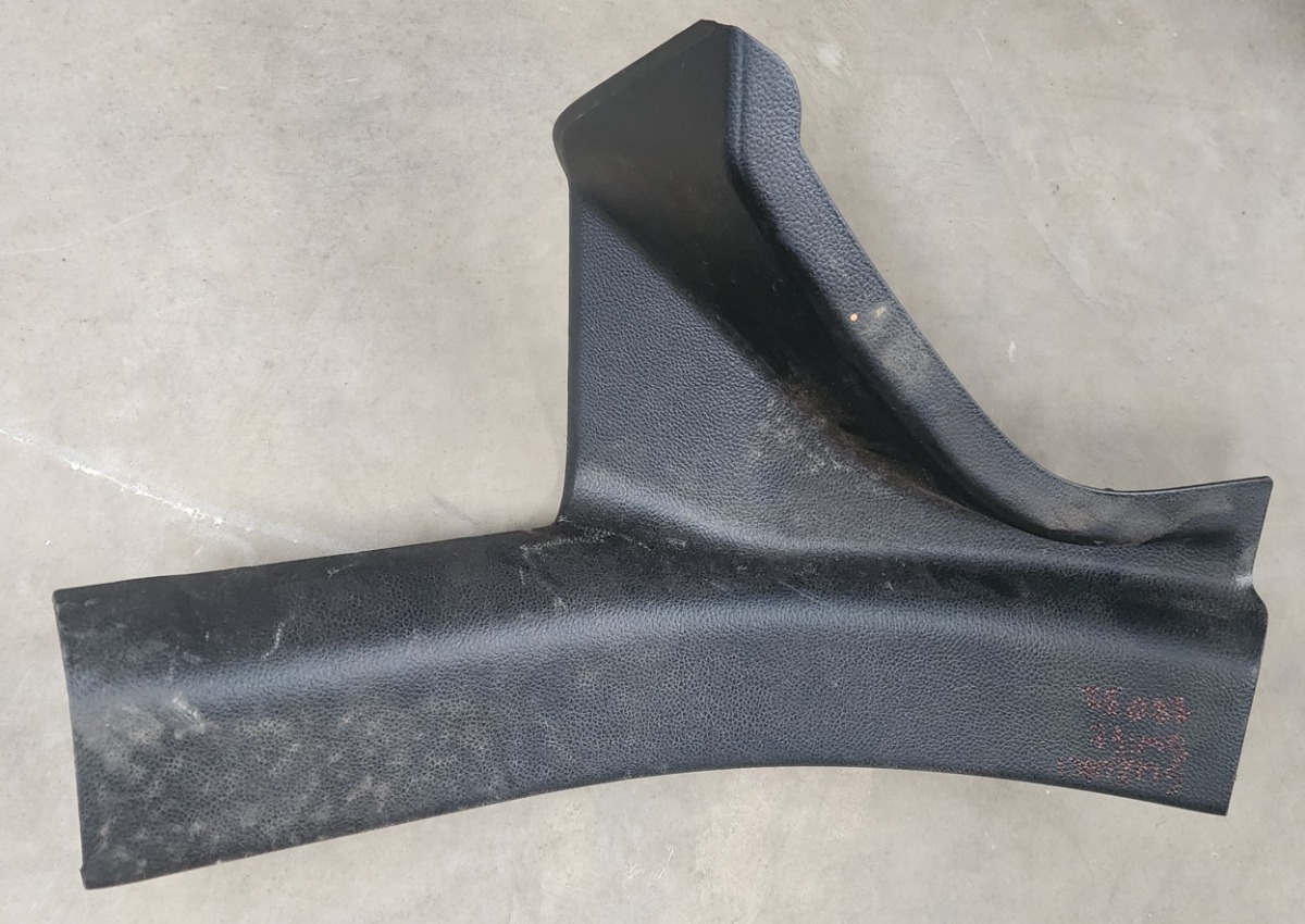 SWIFT LEFT REAR DOOR SCUFF