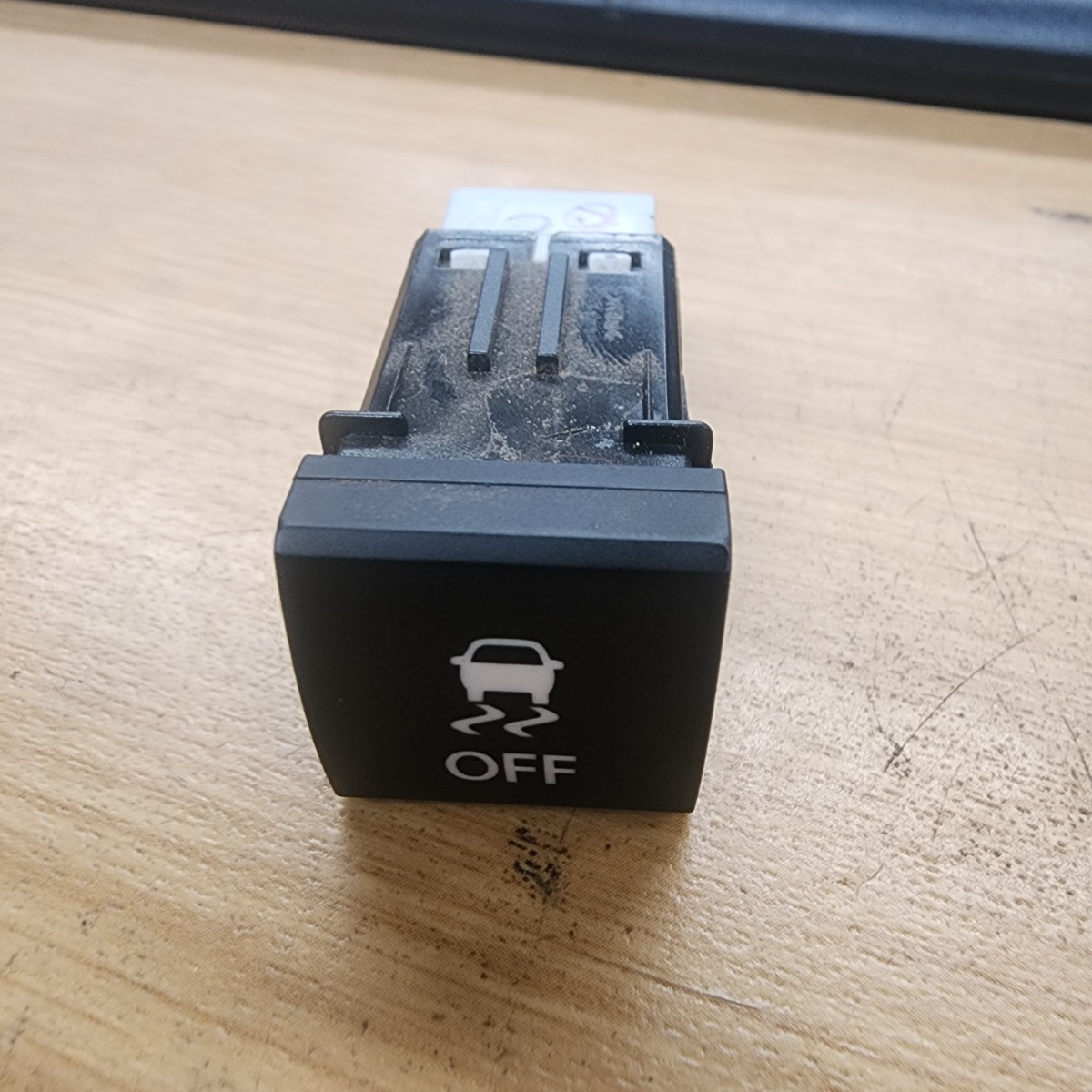 SWIFT TRACTION SWITCH