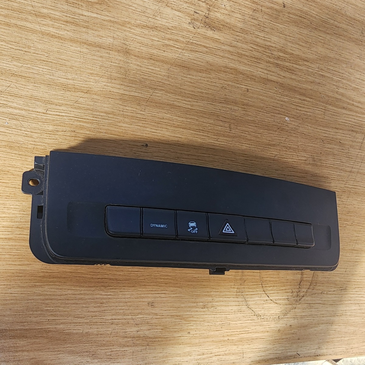 W447 CENTRE SWITCH PANEL