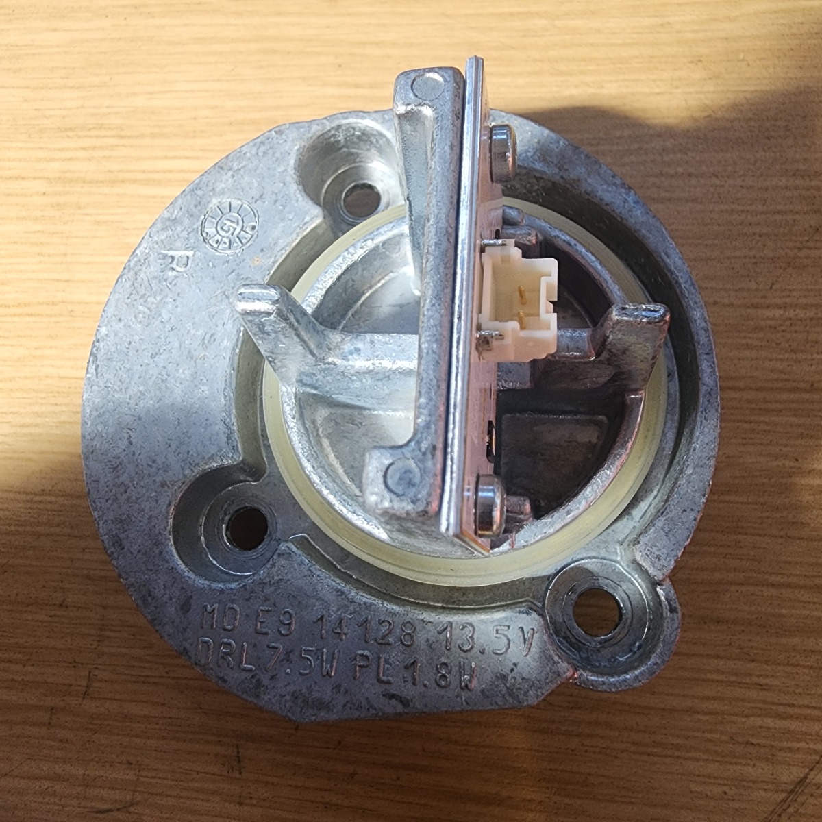 F22 ROUND LED BALLAST RIGHT