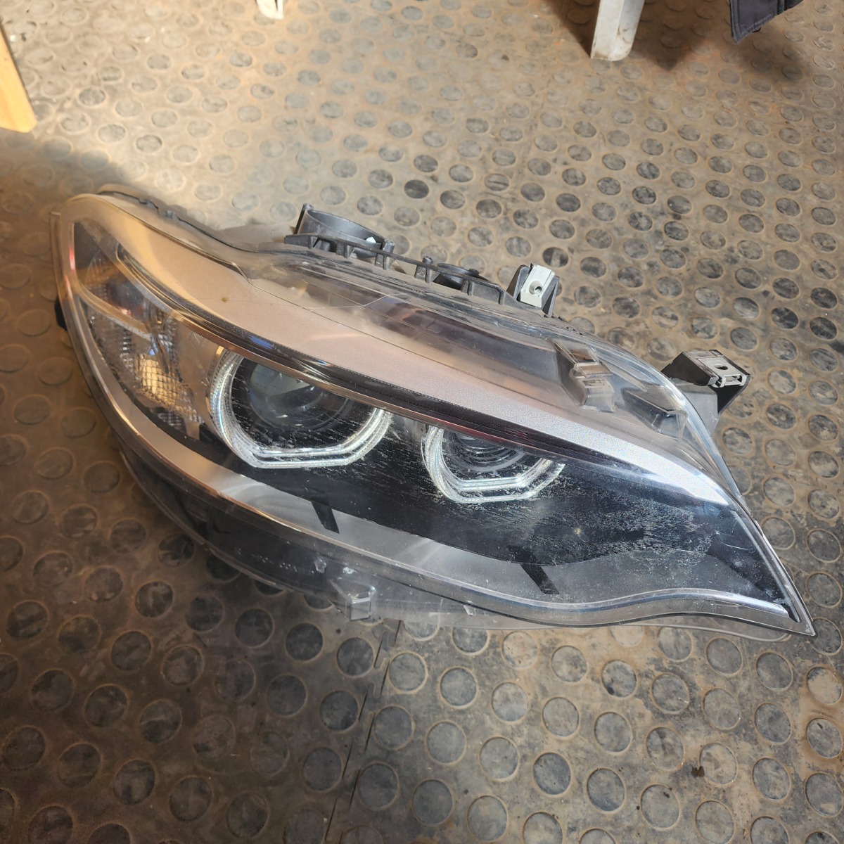 F22 RIGHT HEADLIGHT