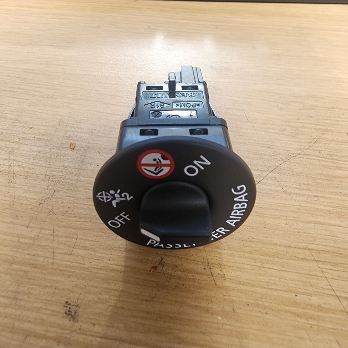 TRAFFIC 4 PASSENGER AIRBAG SWITCH