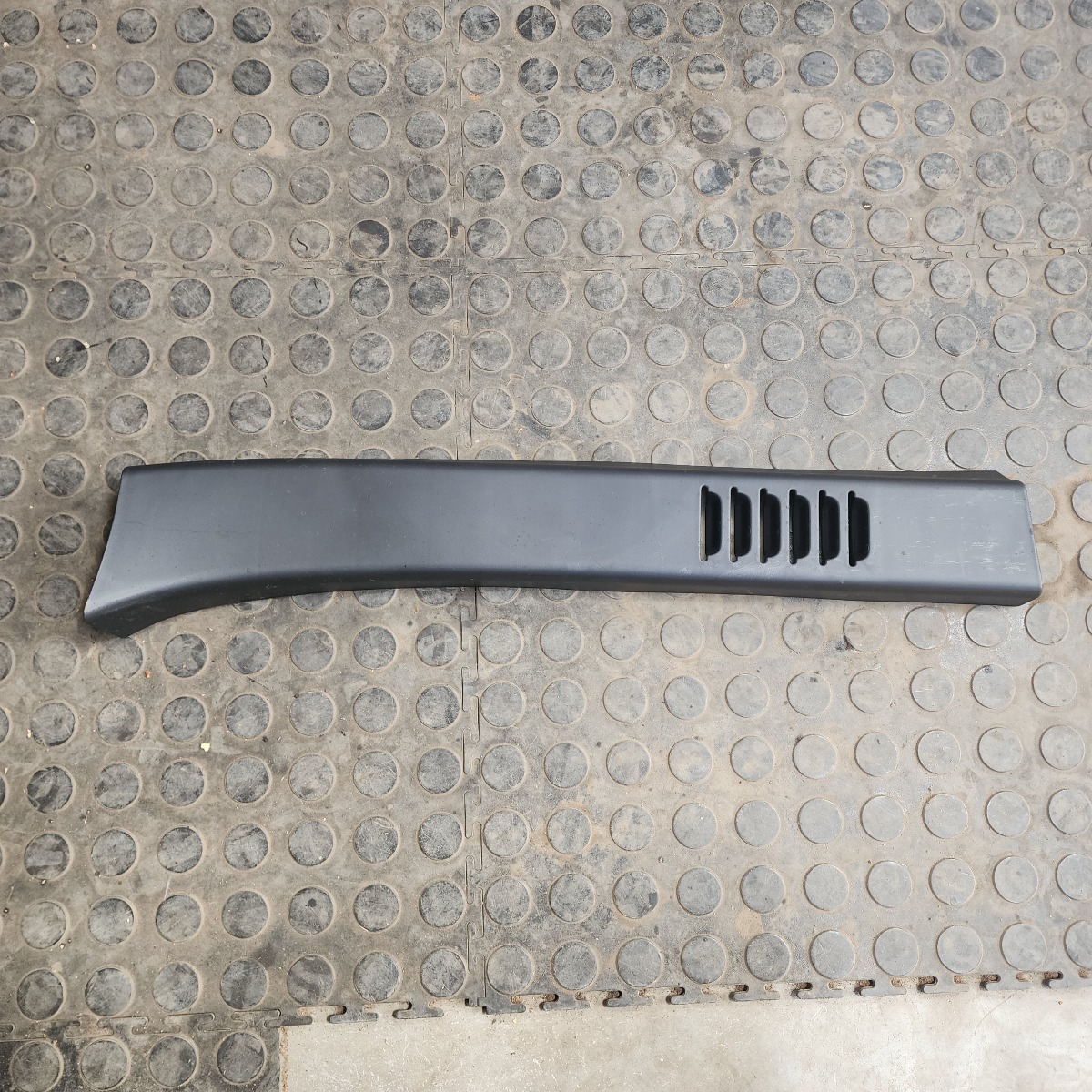 TRAFFIC 4 REAR DOOR TRIM