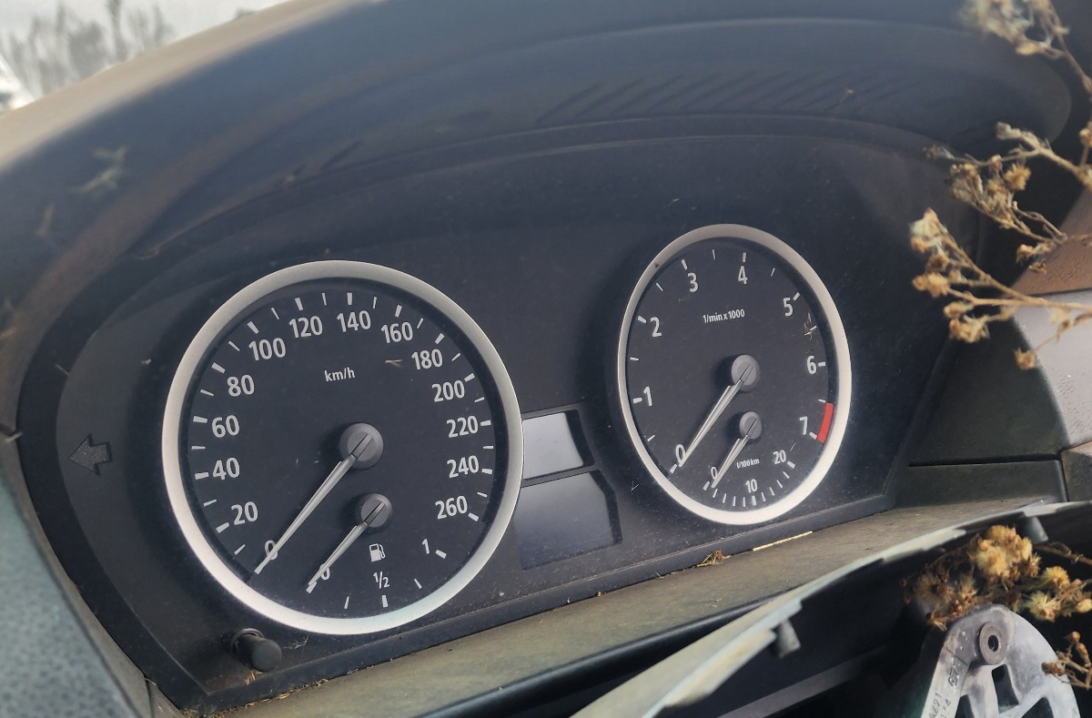 E60 SPEEDO CLUSTER