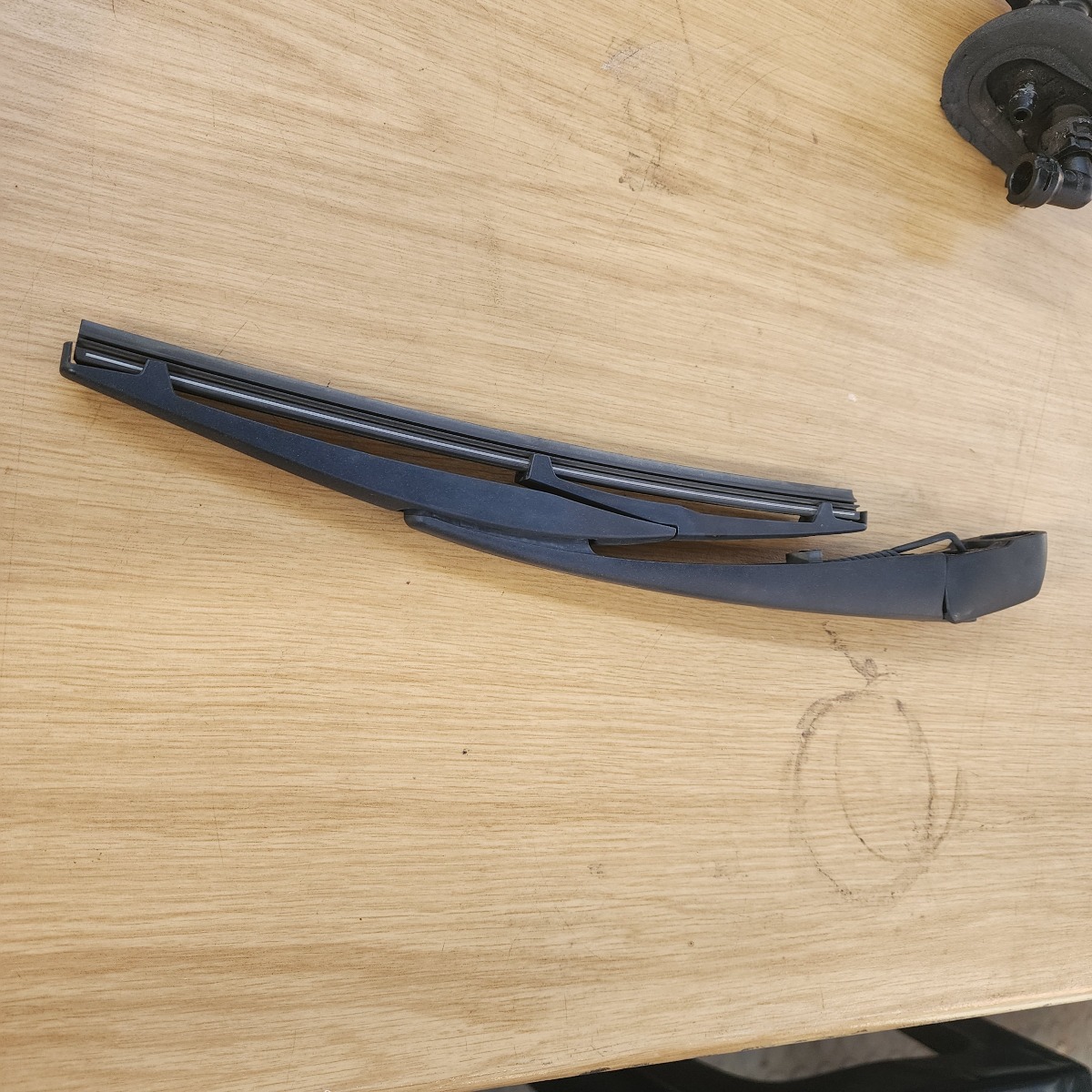 SWIFT REAR WIPER ARM