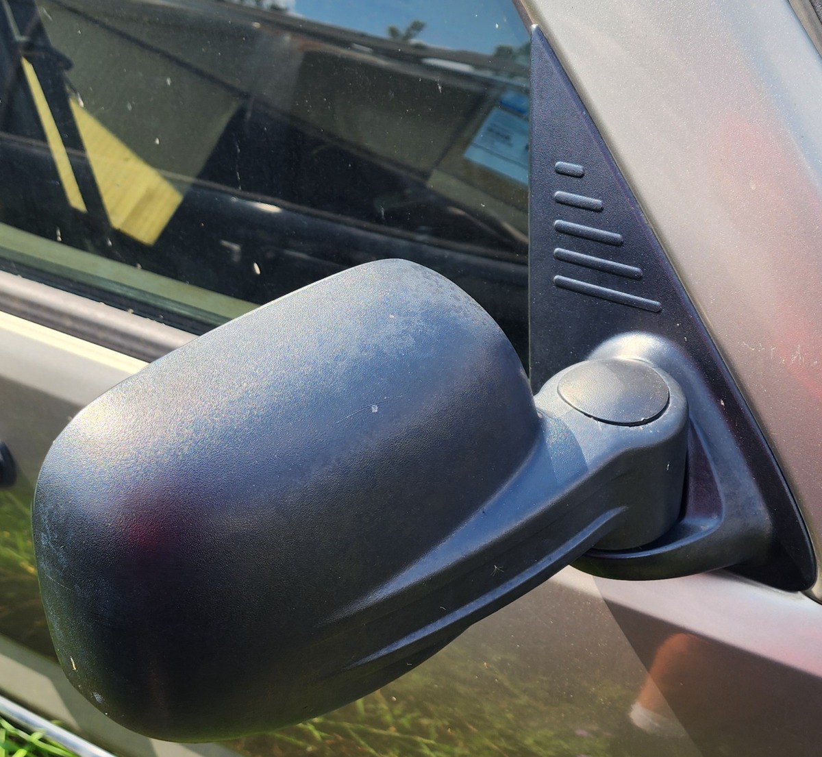 CHEROKEE RIGHT DOOR MIRROR
