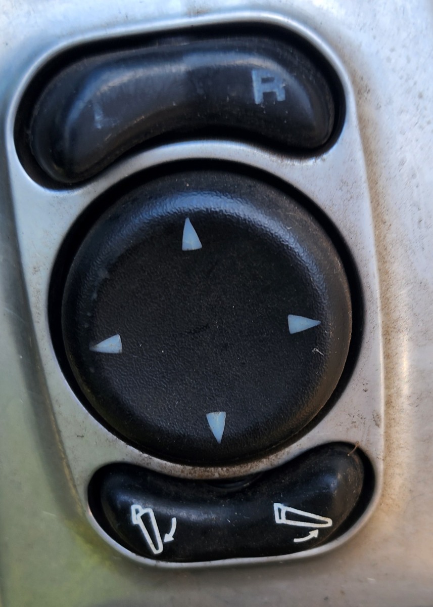 CHEROKEE DRIVER MIRROR SWITCH
