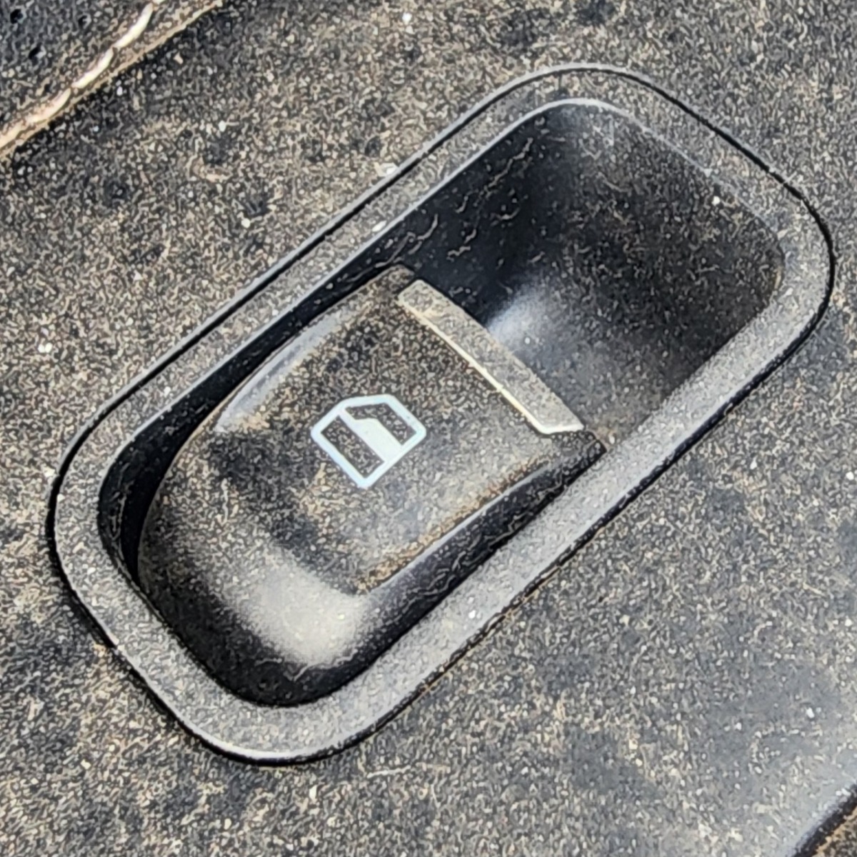 TANK 300 LEFT FRONT WINDOW SWITCH
