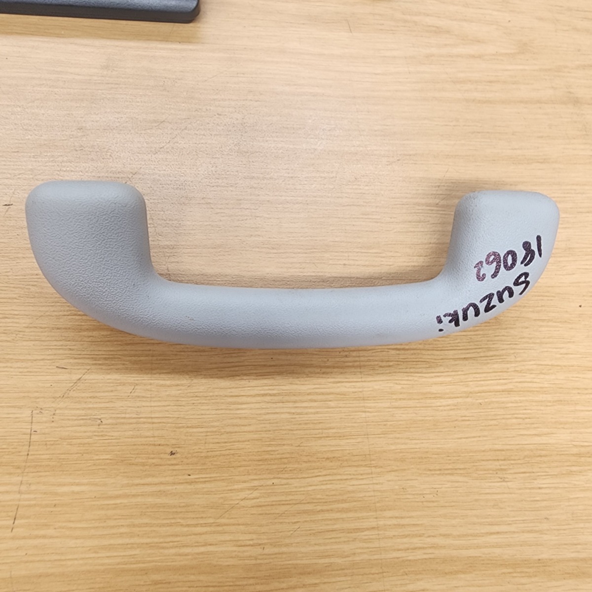 SWIFT RIGHT REAR GRAB HANDLE