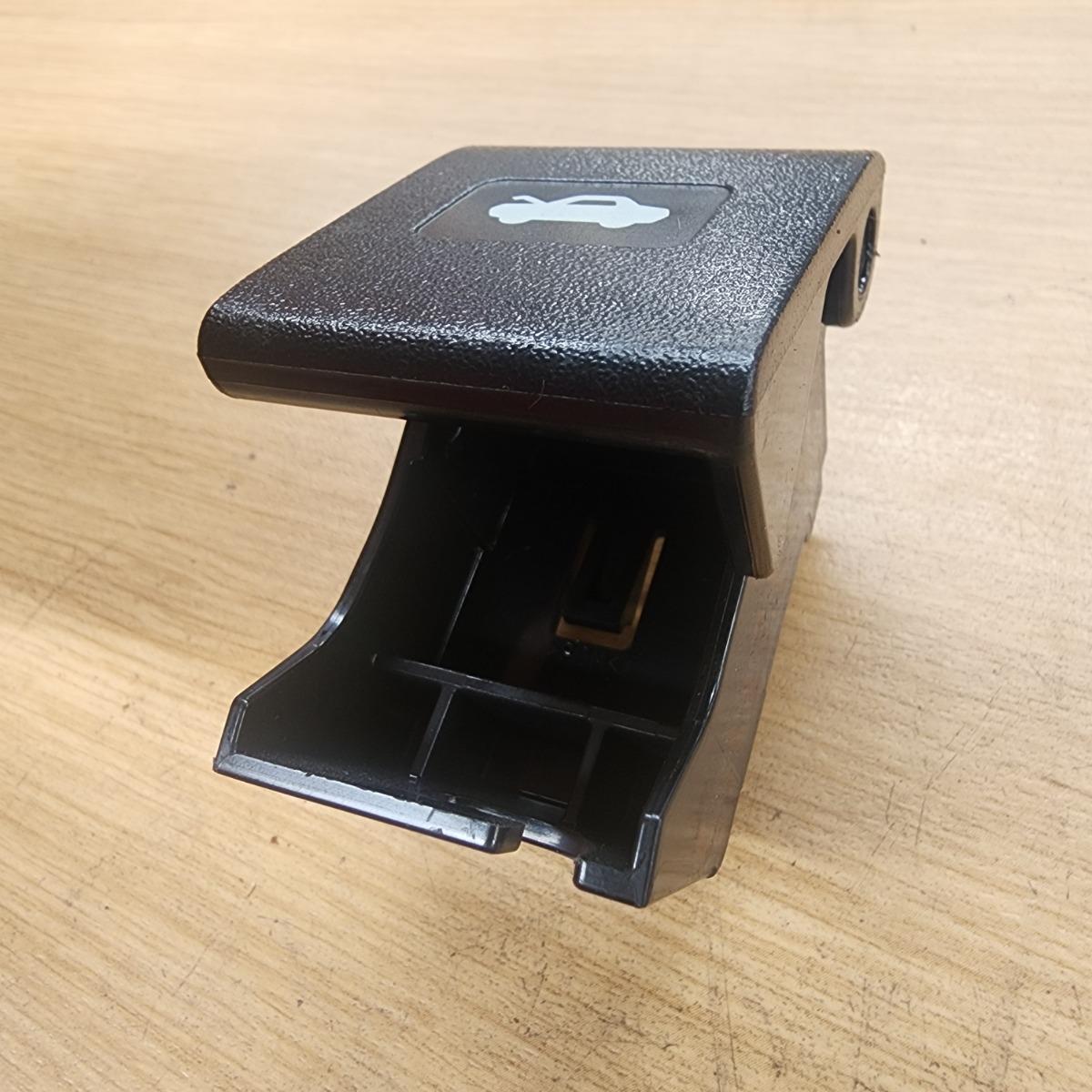 SWIFT BONNET HANDLE