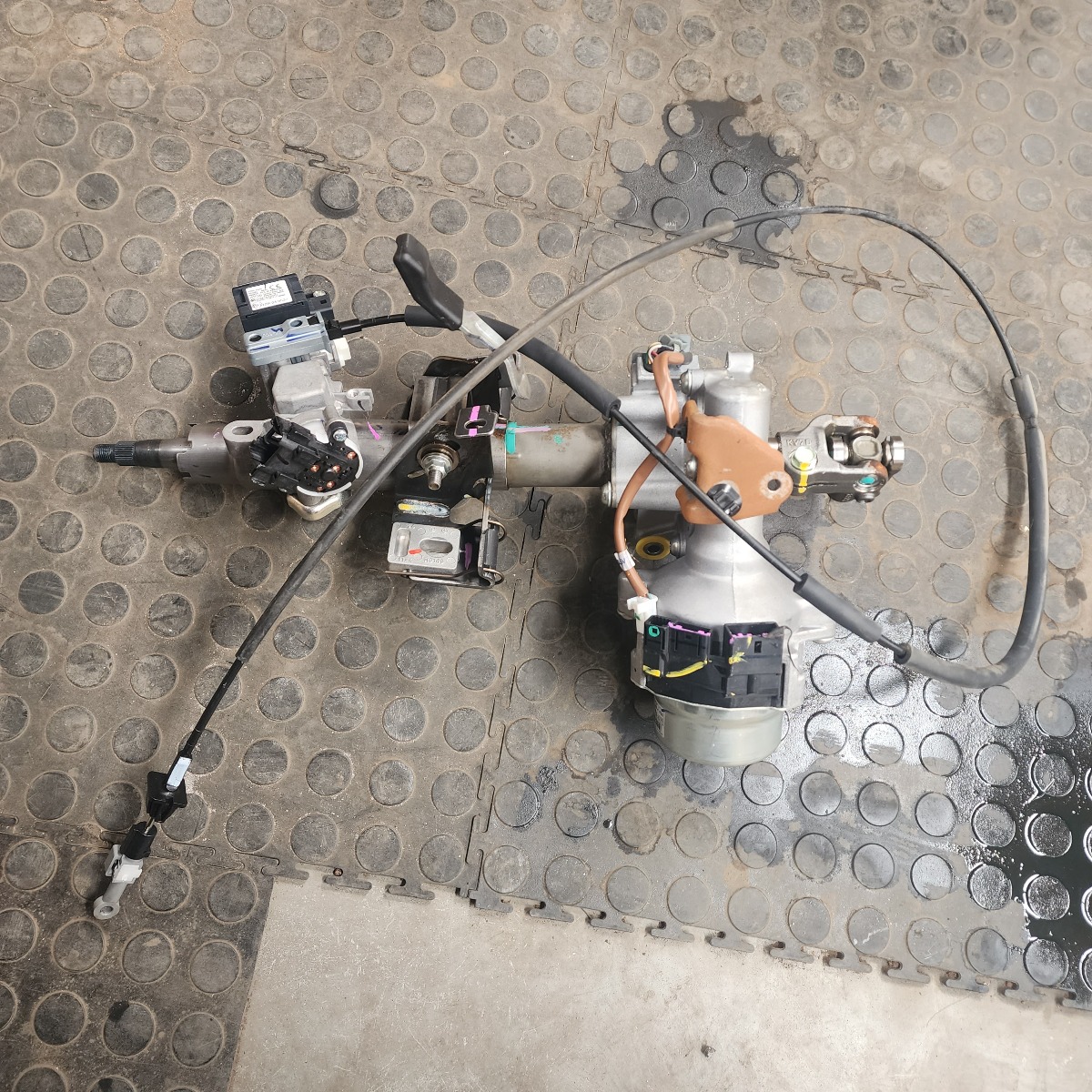 SWIFT STEERING COLUMN