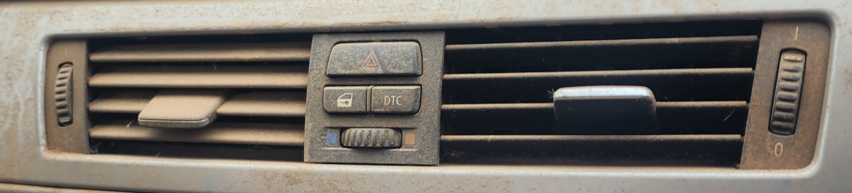 E90 CENTRE DASH VENT