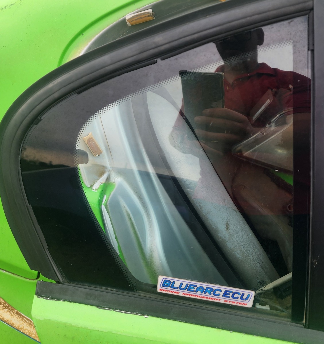 E90 RIGHT REAR DOOR QUARTER VENT