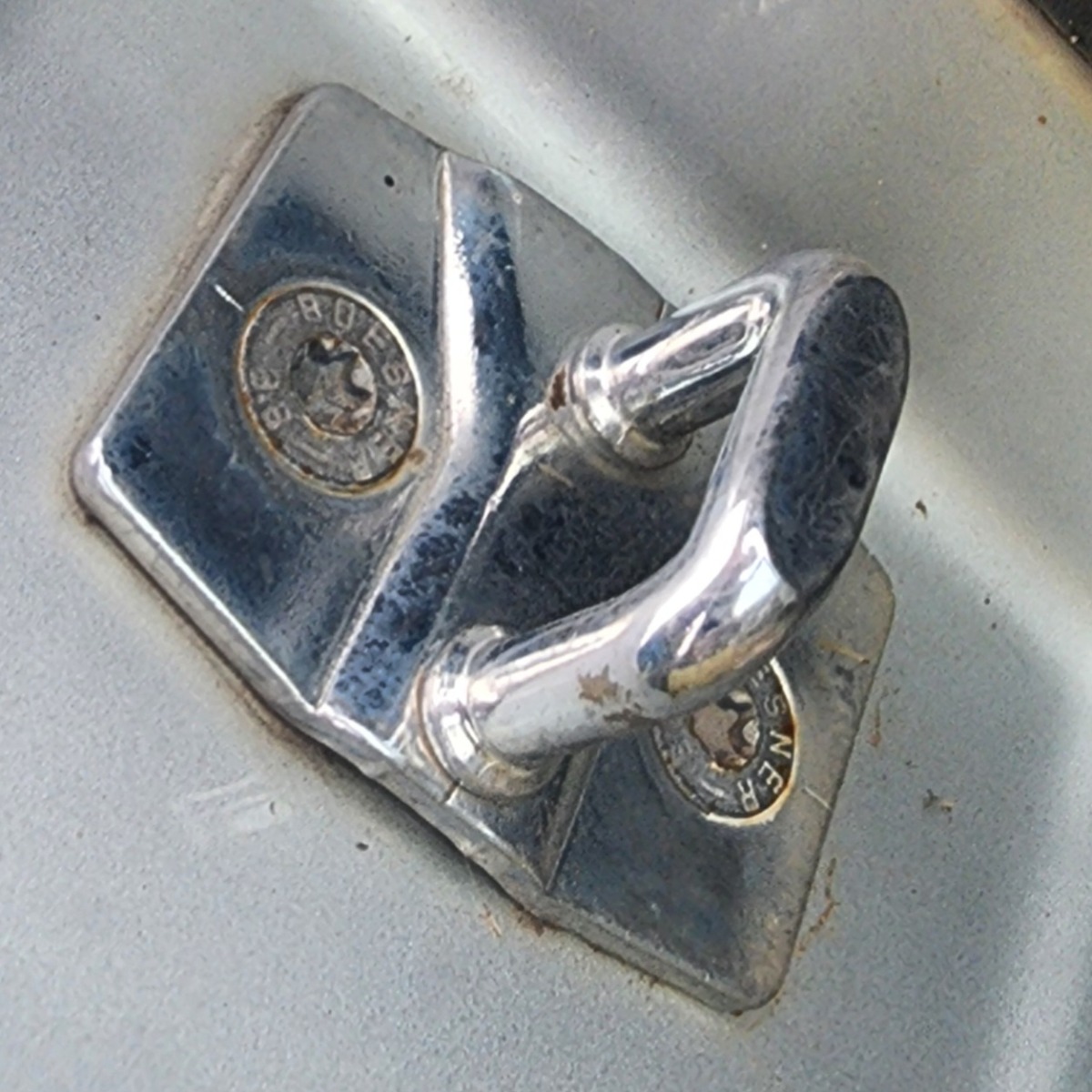 E90 RIGHT REAR DOOR STRIKER