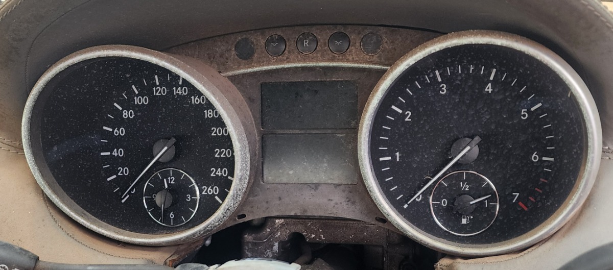 W164 SPEEDO CLUSTER