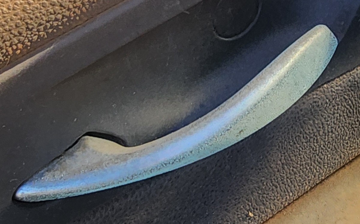 E83 LEFT FRONT INNER HANDLE