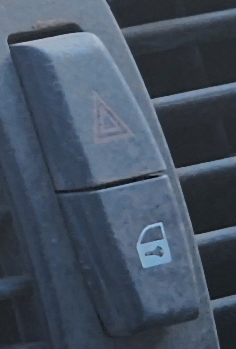 E83 HAZARD/LOCK SWITCH