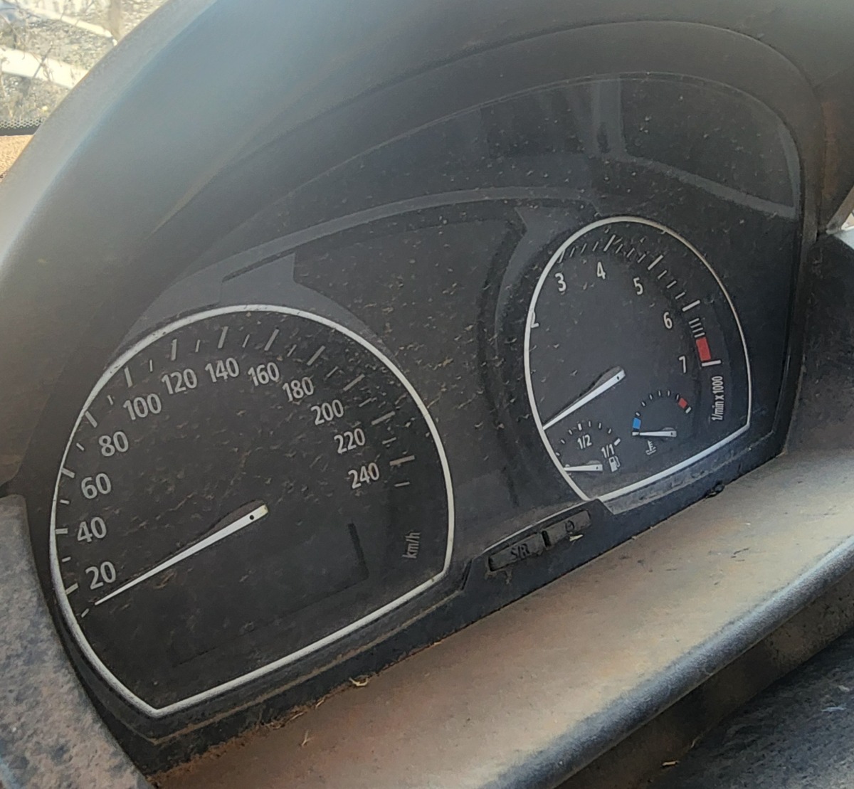 E83 SPEEDO CLUSTER