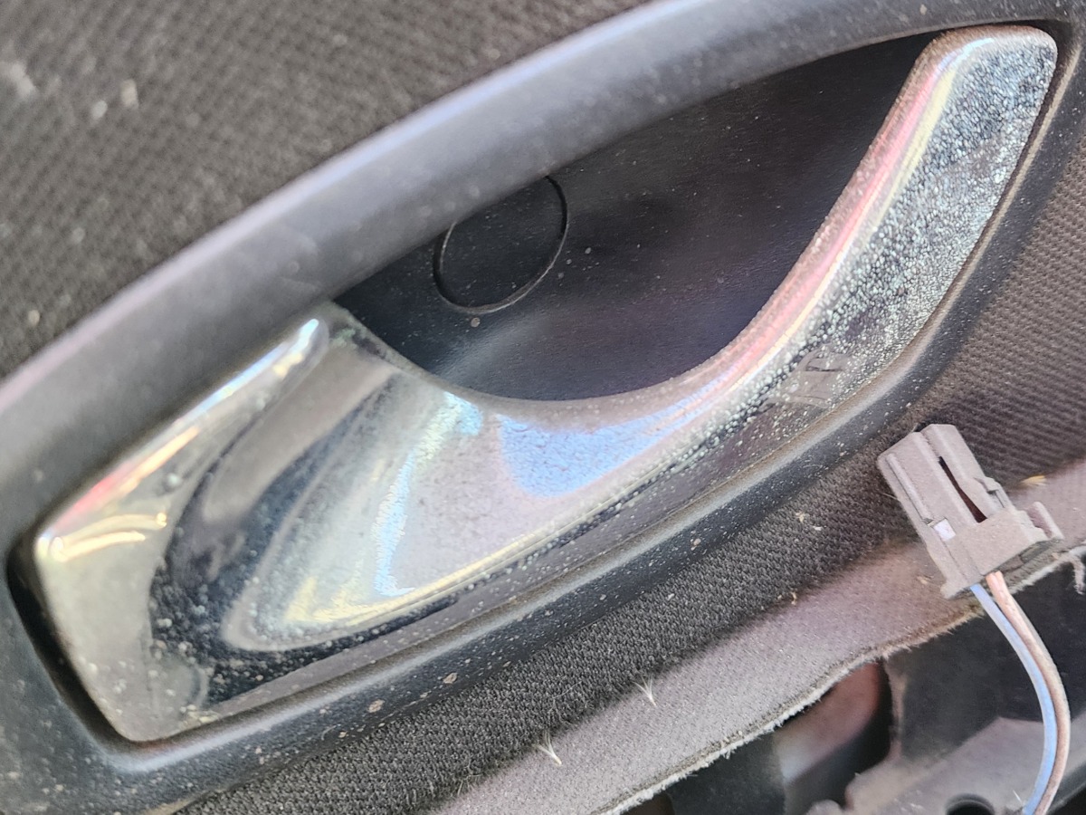 MEGANE 3 LEFT INNER HANDLE