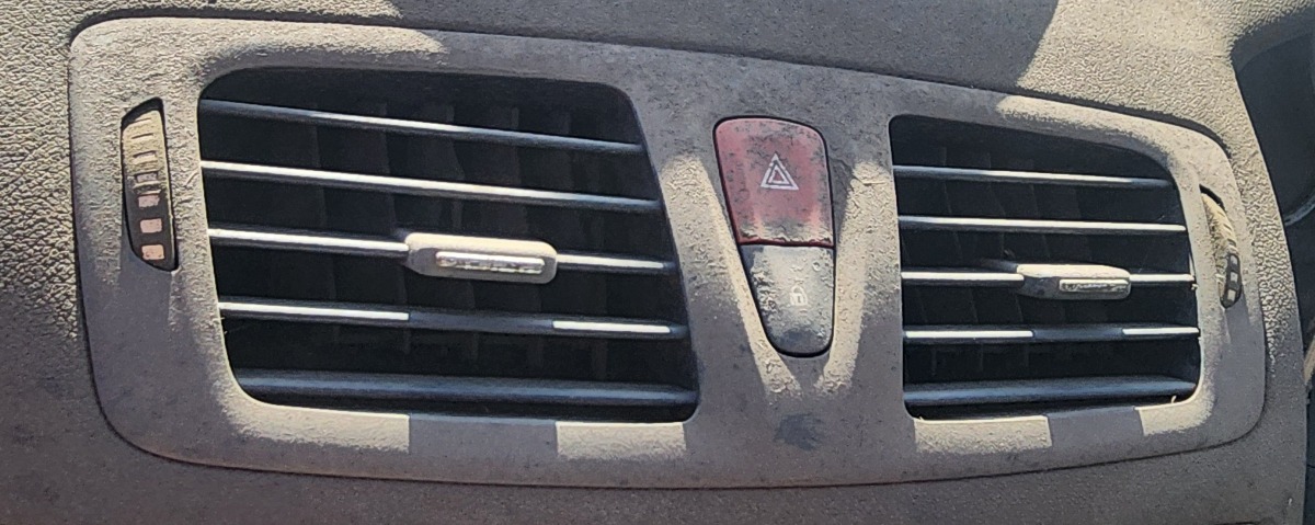 MEGANE 3 CENTRE DASH VENT