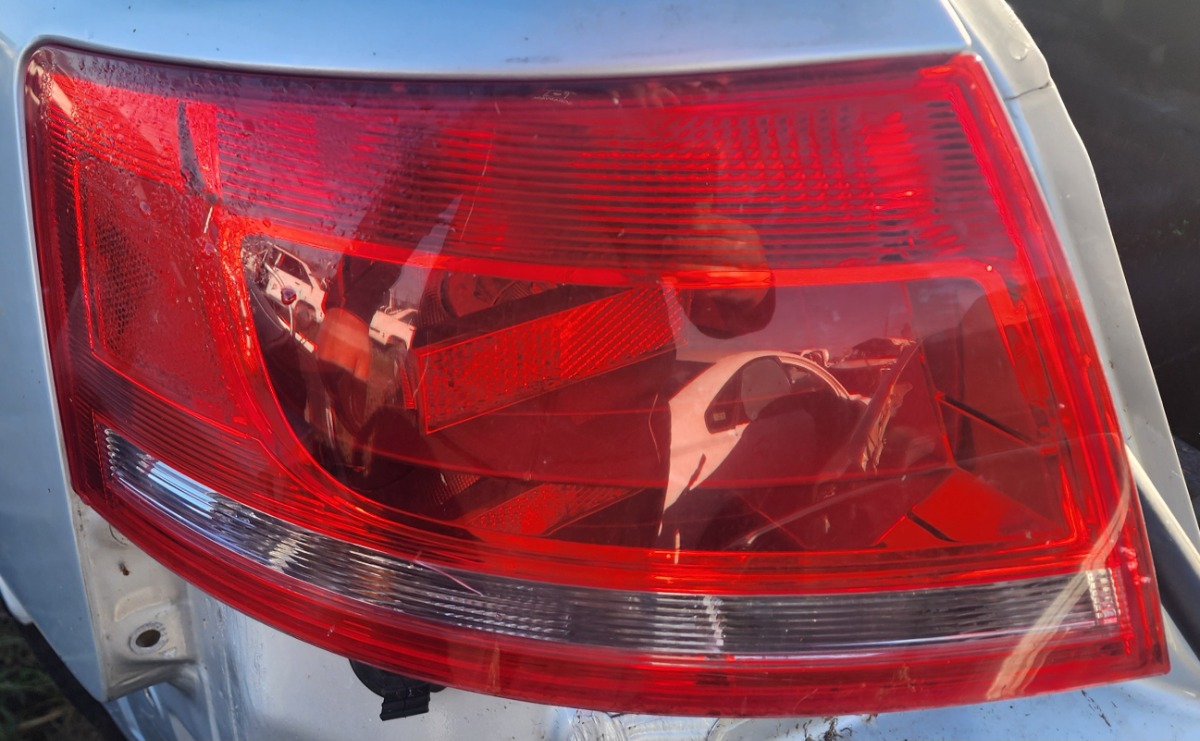A4 B7 LEFT TAILLIGHT CABRIO