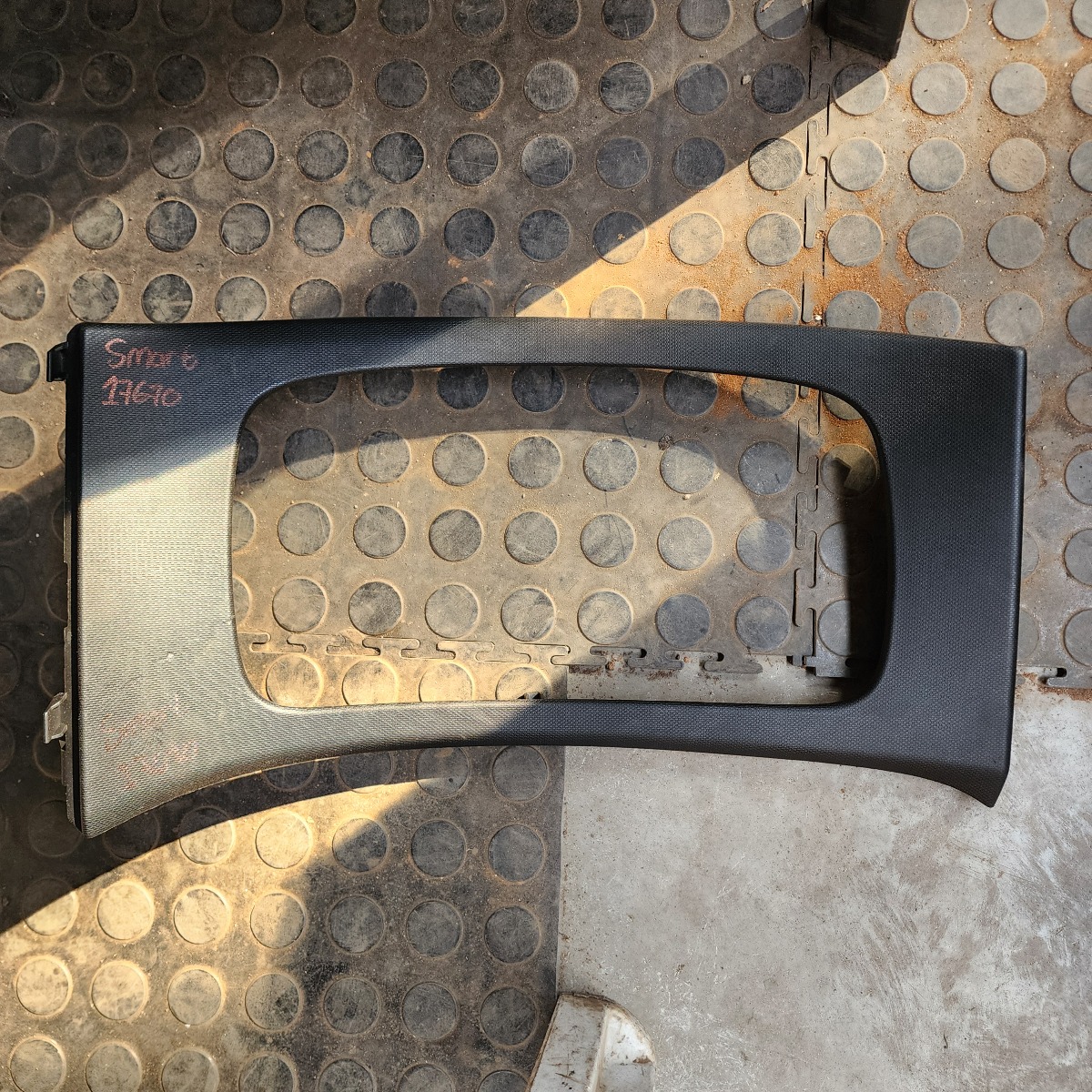 4FOUR DASH TRIM