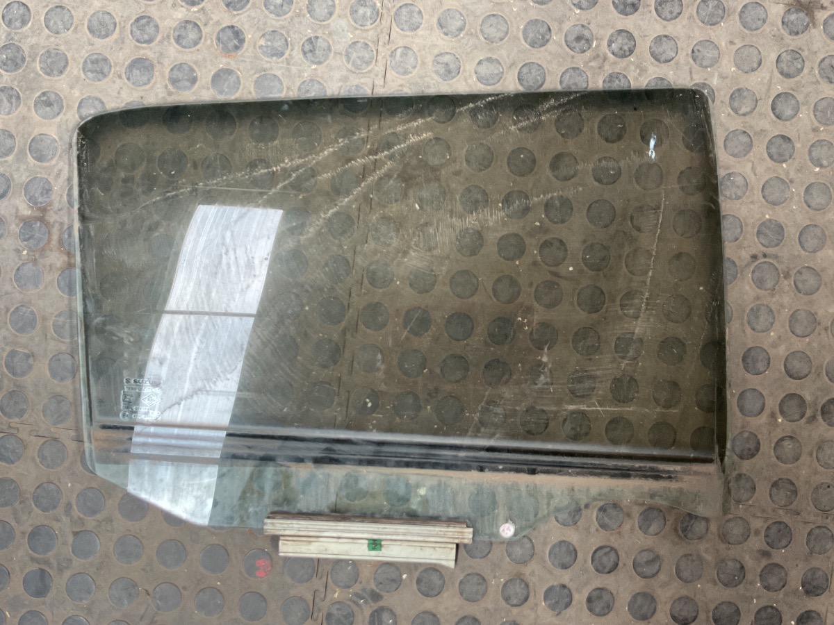 S-PRESSO 1.0 GL+ RIGHT REAR DOOR GLASS