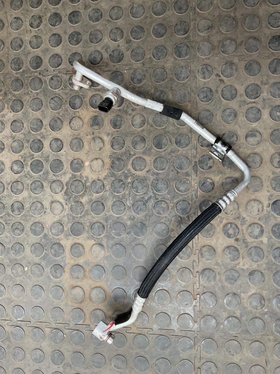 TRAFFIC 4 CONDENSER COMPRESSOR PIPE