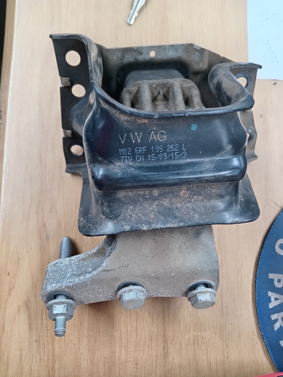 POLO VIVO 1.4 ENGINE MOUNTING